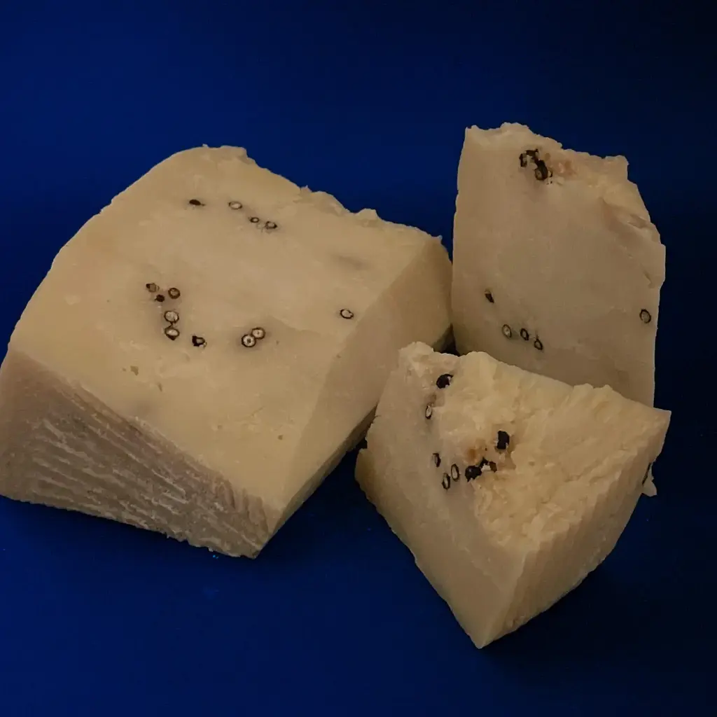 Włoski ser dojrzewający z pieprzem Pecorino Calcagno Pepato 100g